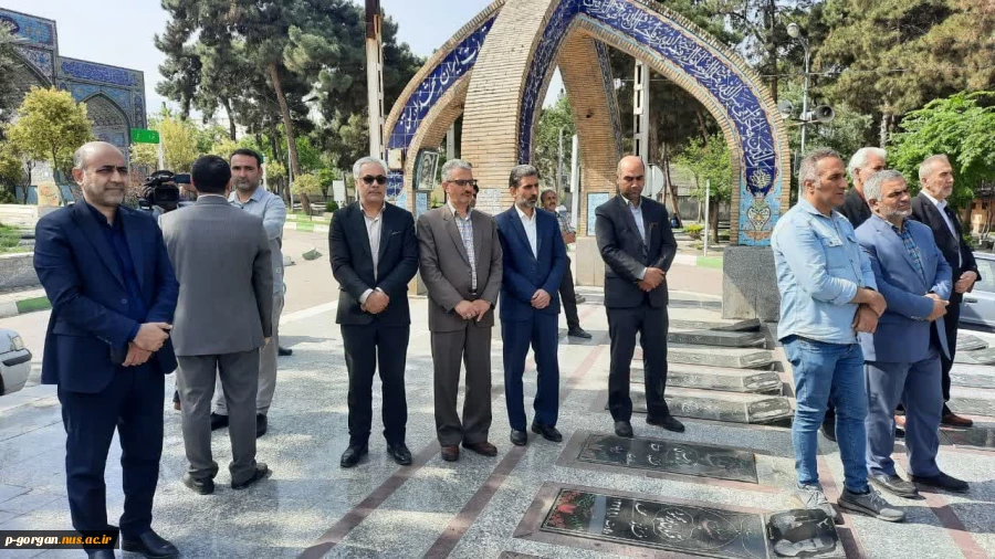آیین عطرافشانی گلزار شهدای قیام پنجم آذر گرگان به مناسبت 20 فروردین سالروز شهادت سید مرتضی آوینی و روز هنرهای انقلاب اسلامی
 4