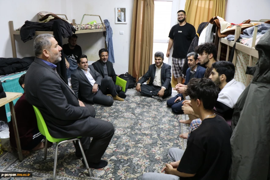 نشست صمیمی مسئولین دانشگاه ملی مهارت کشور با دانشجویان خوابگاه پسران شهید چمران